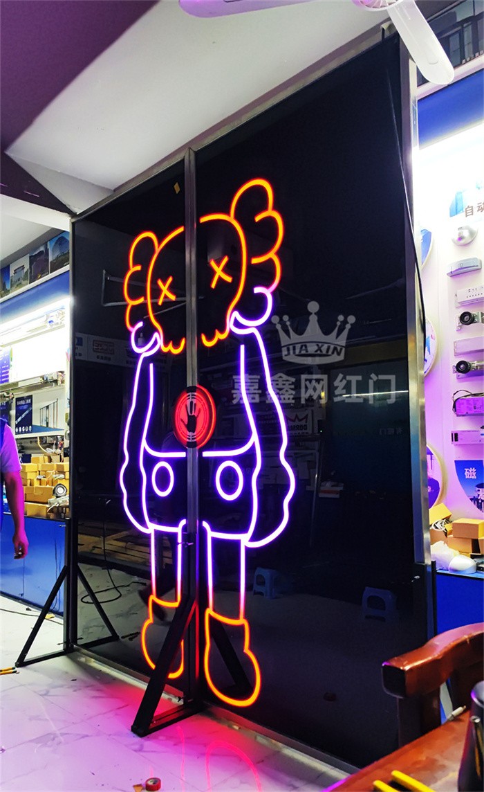 发光自动门